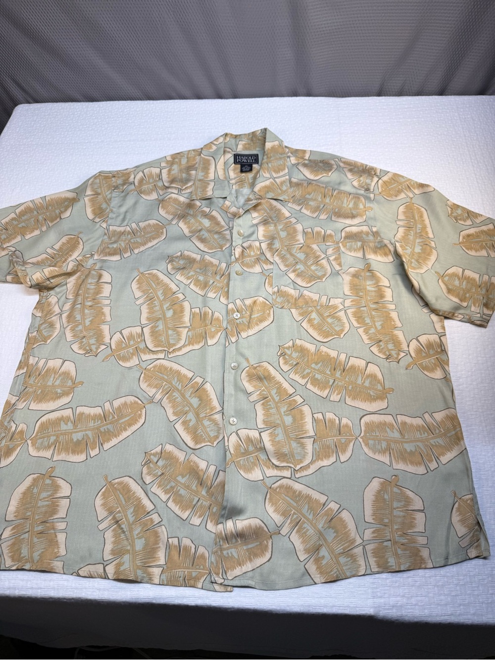 Howard Powell 100% Silk Light Green and Beige Leaf-Print Camp Shirt size XXL